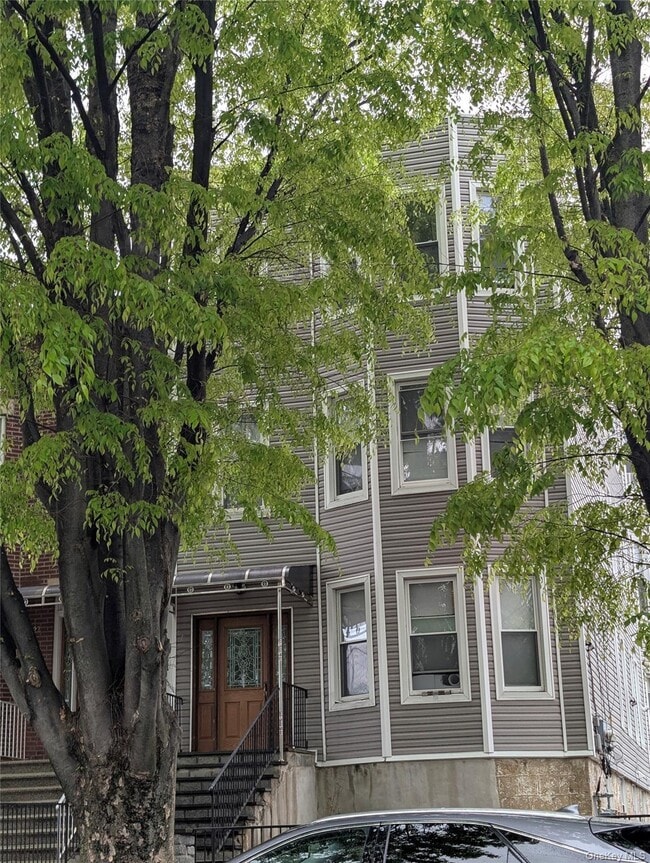 Building Photo - 18 Sherman Ave Unit 1