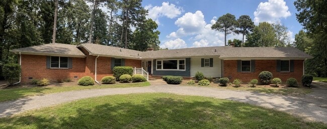 Building Photo - Little Neck Cove
