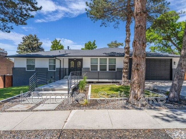 Building Photo - 7726 S 3500 E Rental