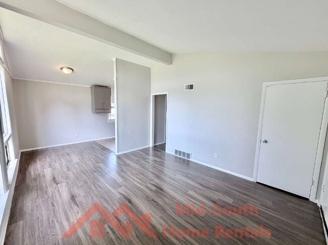 Photo - 2298 Dells Ave