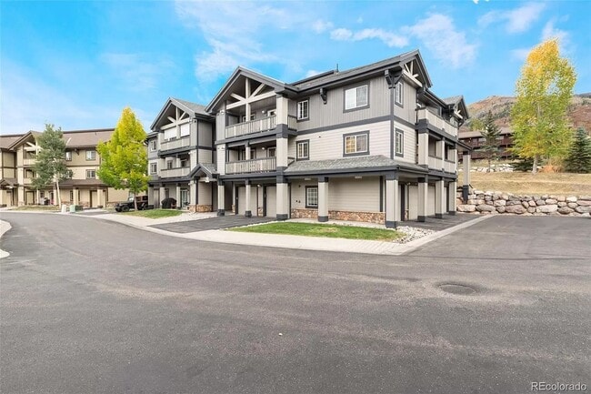 Building Photo - 3305 Columbine Dr Unit 1508
