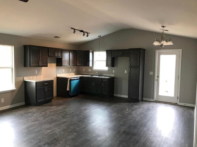 Photo - 2525 Feathersound Wy