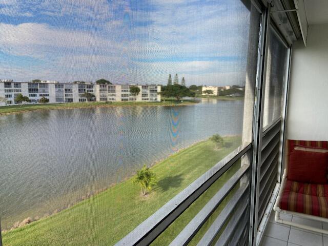 Building Photo - 4042 Exeter C