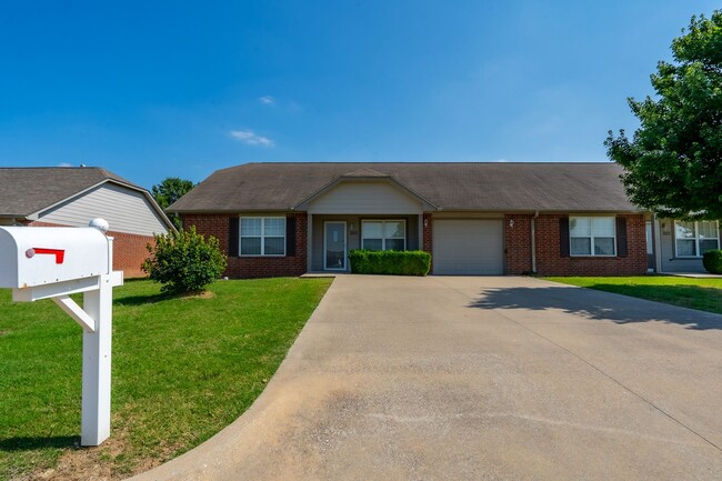 Cozy 2 bedroom 2 bathroom Townhome - Avail... - Cozy 2 bedroom 2 bathroom Townhome - Avail...