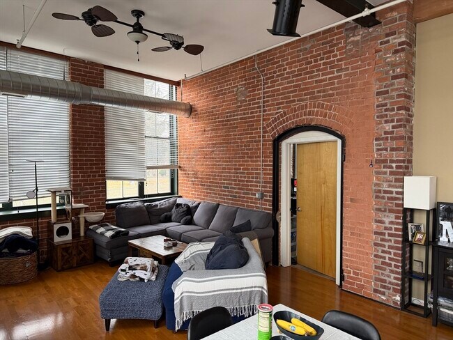 Photo - 160 Fremont St Unidad 209