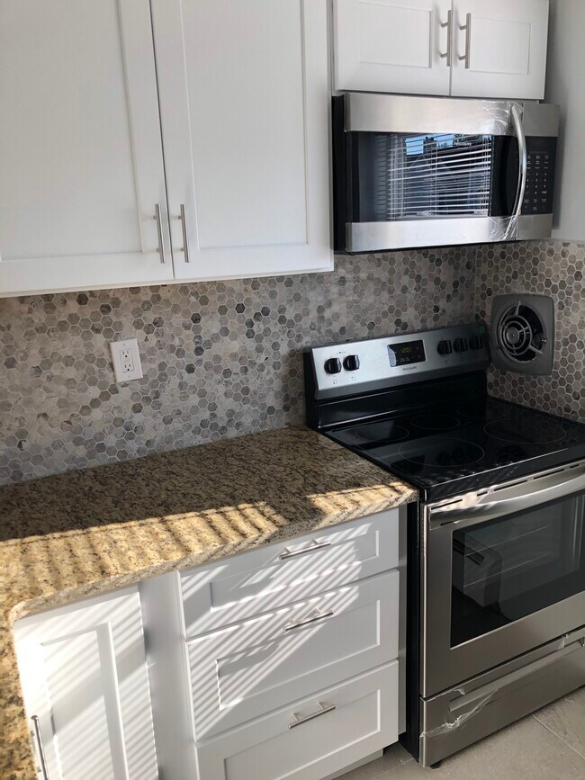 Photo - Fairview Street Apartments Unit C5