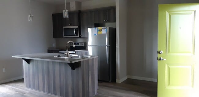 Photo - 1140 SW 27th St Unit 103