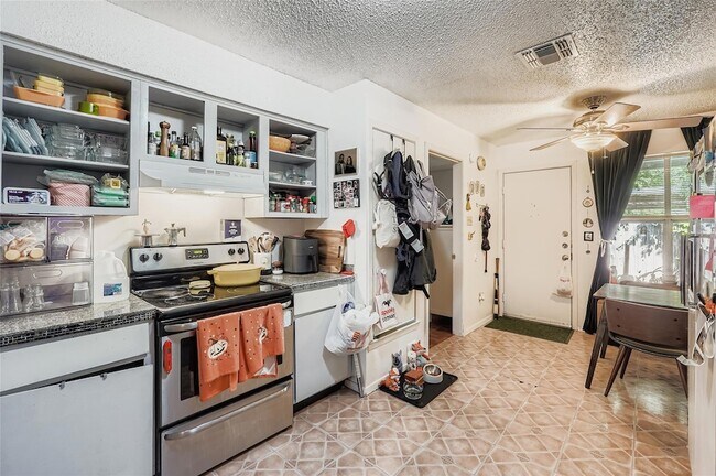 Photo - 7214 Salt Springs Dr Unidad A
