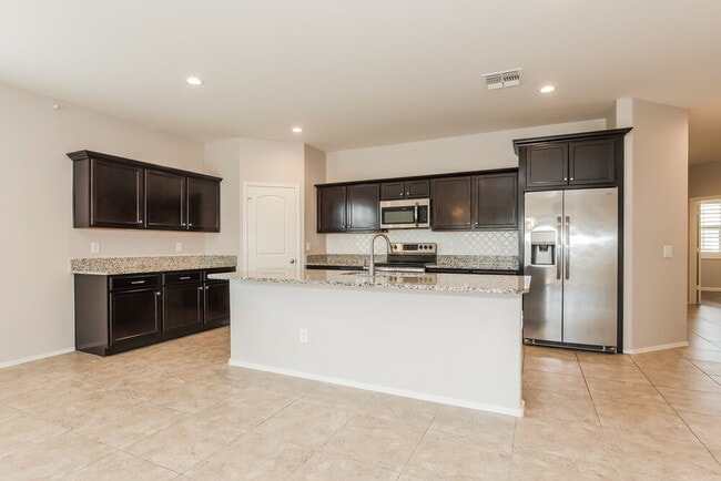 Photo - 25569 W Desert Dr