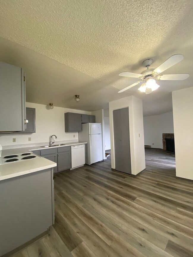 Photo - Updated Two Bedroom unit off Orchard Street, In Tacoma!