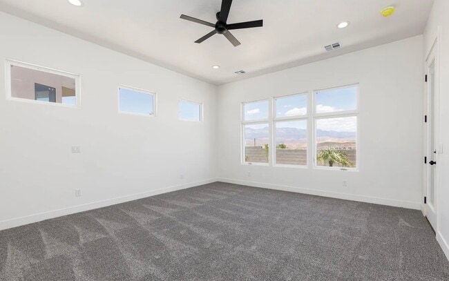 163 W Ridge Rd
