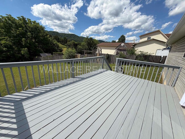 Photo - ALL ONE LEVEL IN CLINTON! 3 BDRM, 2 BATH WITH 2 CAR GARAGE!!