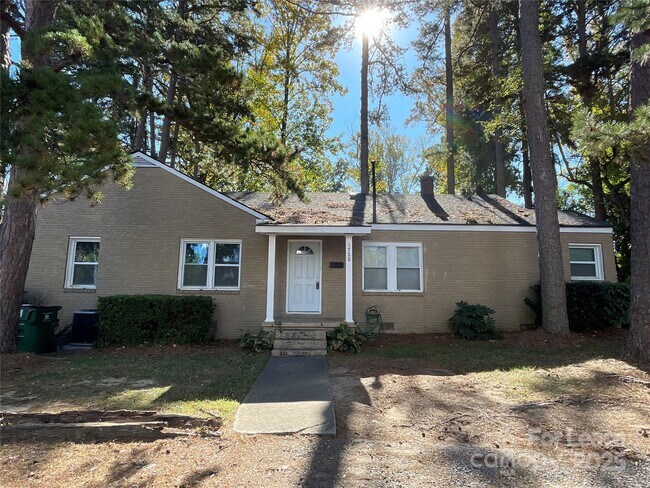 Photo - 1728 Matheson Ave