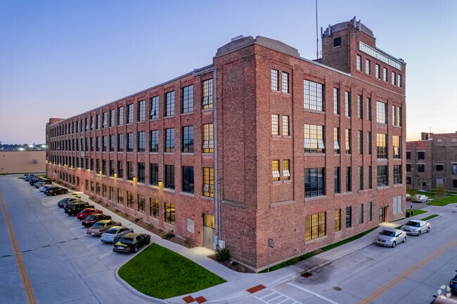 Building Photo - Badger State Lofts