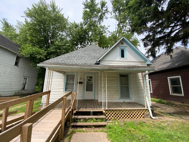 Photo - 610 Harmon St House