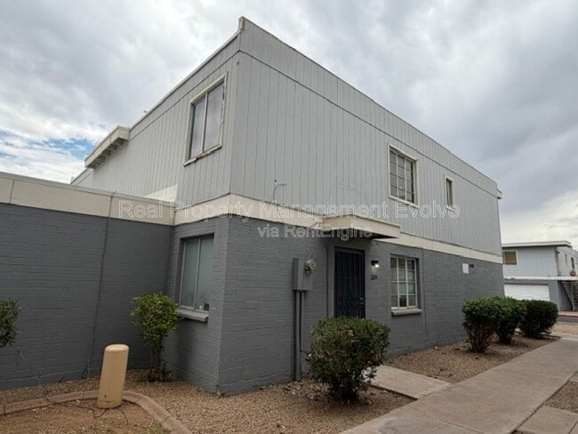 Photo - 2689 W Ocotillo Rd
