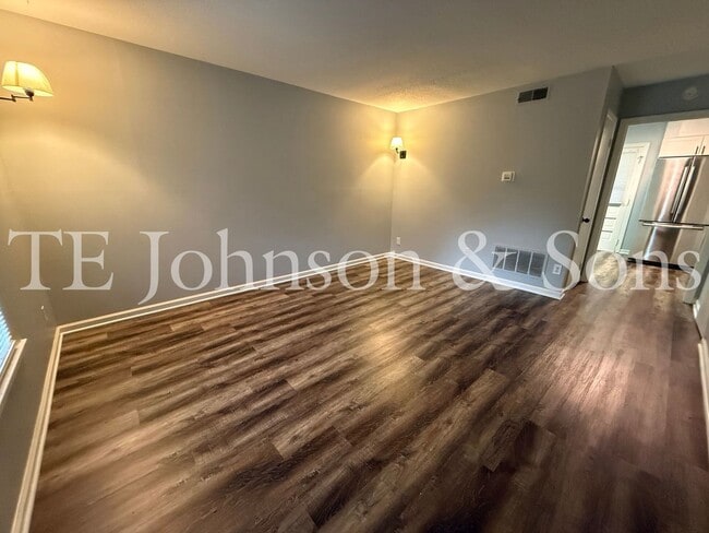 Photo - 317 Vineyard Park Ct
