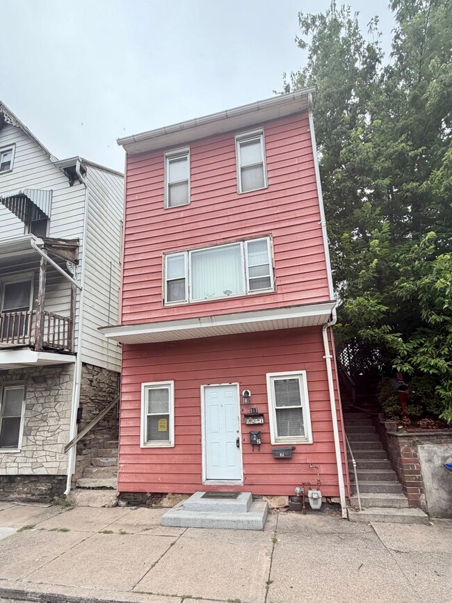 Building Photo - 517 N Front St Unit 1