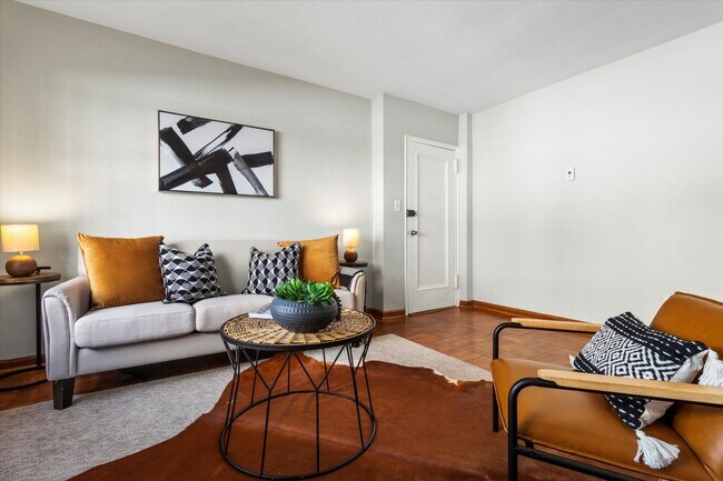 Photo - 613 Hamlin St NE