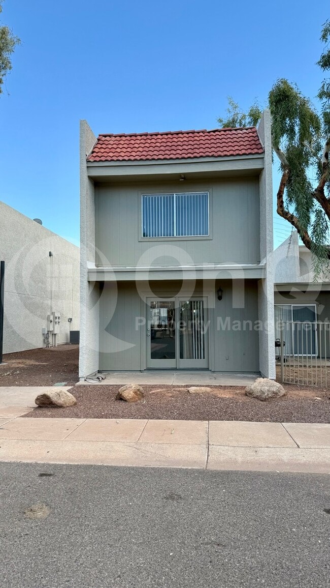 Building Photo - 2834 E Kathleen Rd Rental