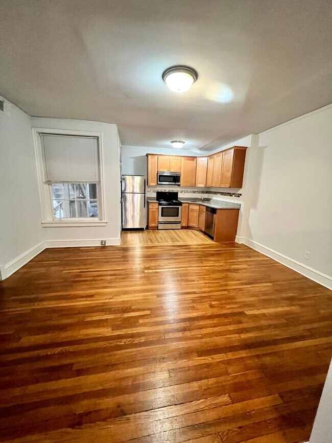 Building Photo - 1106 West Franklin St