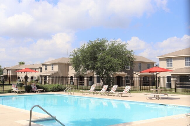 Building Photo - Paseo Plaza Rental