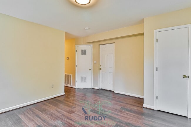 3130 Buena Vista Ter SE