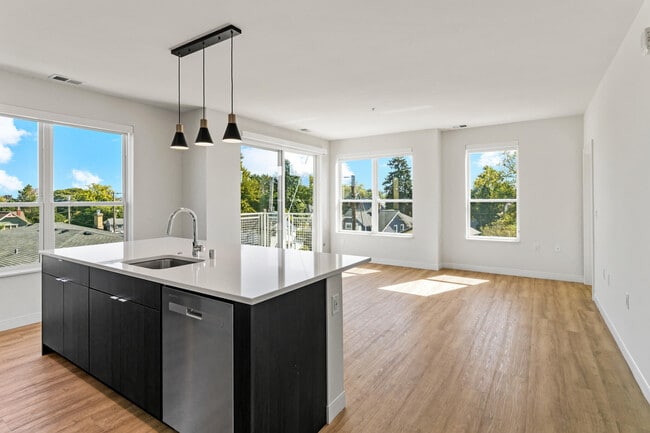 Photo - 5945 6th Ave