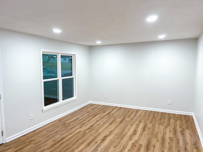 Photo - 3021 Wahl St