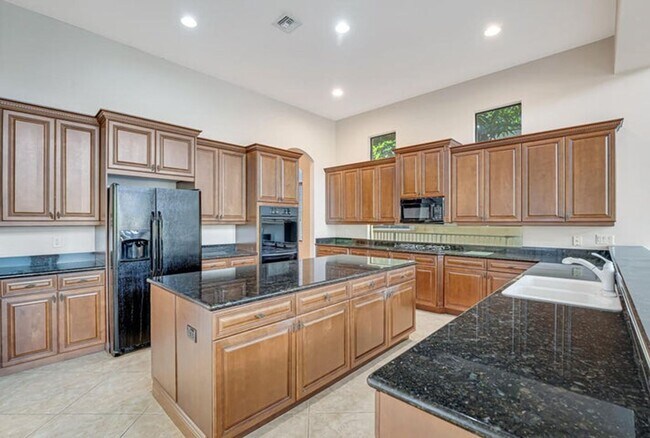 Photo - 10513 Versailles Blvd