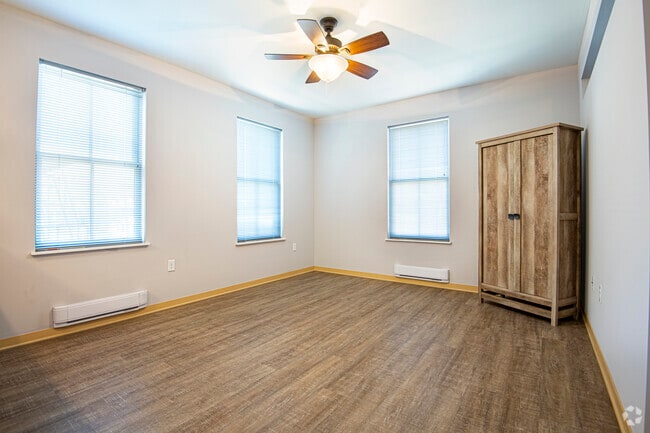 1BR, 1BA - 516SF