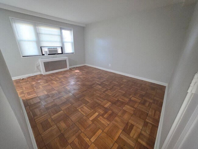 Photo - 1649 FRANKLIN ST NE
