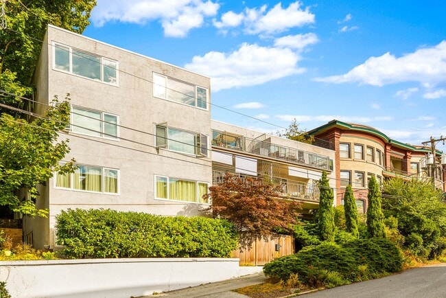 Building Photo - 632 13th Ave E Unit 9