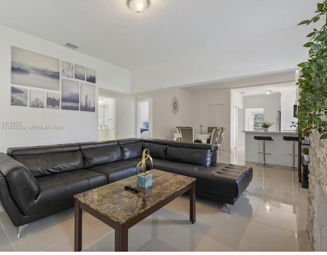 Building Photo - 4508 NW 1st Ave