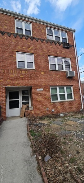 Photo - 72-19 31st Ave