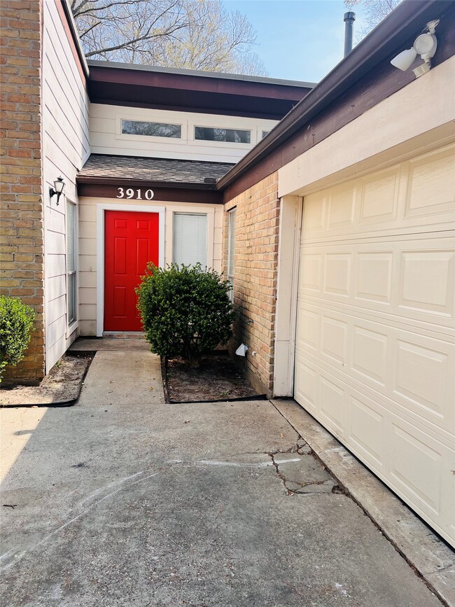 Photo - 3910 Hidden Glen Dr