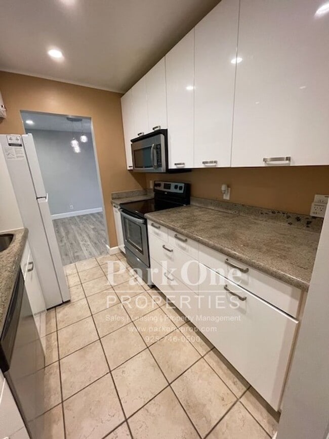 Photo - Spacious Condo Near Downtown Walnut Creek ... Unit 403
