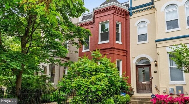 Building Photo - 1393 F St NE