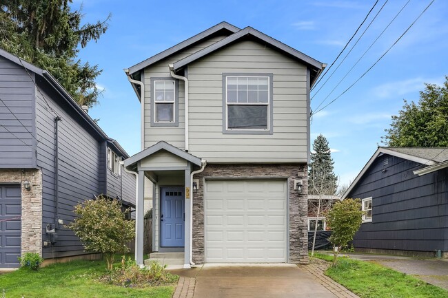 Building Photo - Beautiful 3 bed, 2.5 bath rental home in St. Johns Neighborhood!