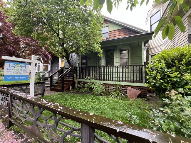 Photo - Large NW Portland Home Near Shops & Restaurants with Finished Basement & Bay Windows