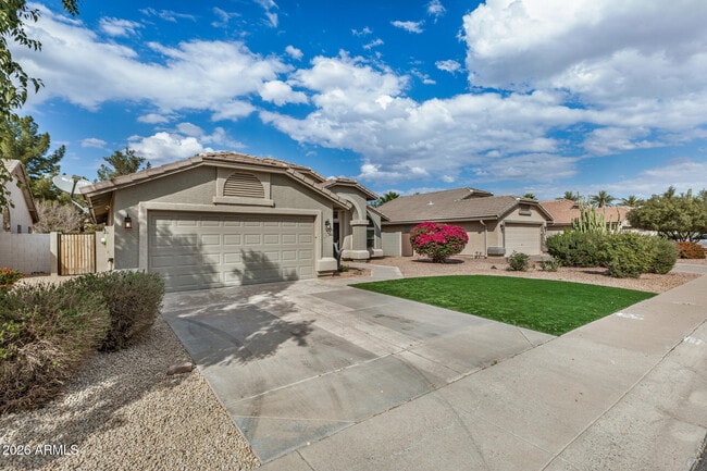 Photo - 2334 E Rawhide St