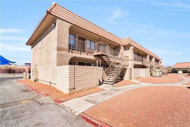 Building Photo - 4300 N Lamont St Unit 200