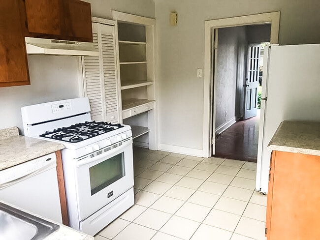 Building Photo - 1521 N Dupre St Unit 1519