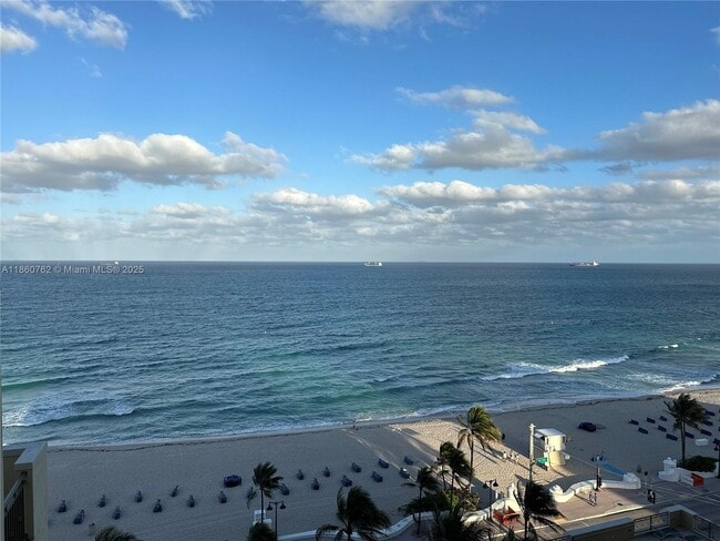 Building Photo - 2900 Banyan St Unit 305 Rental