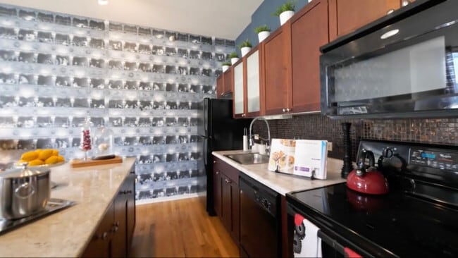 306 S Plymouth Ct