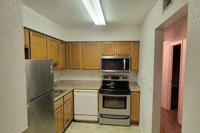 Photo - 758 Haven Pl