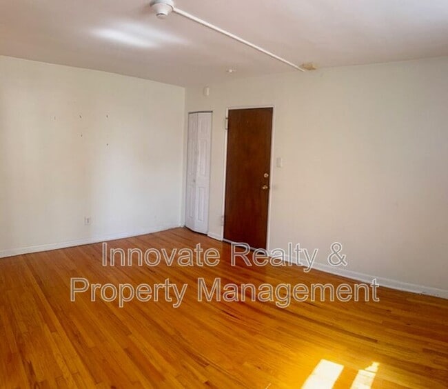 Photo - 9513 Hoff St