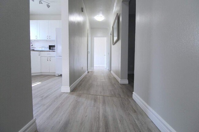 Photo - Compton Court