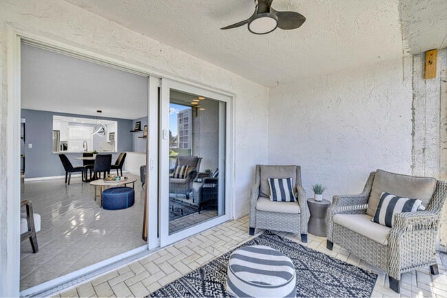 Photo - 311 SE 3rd St Unit 102