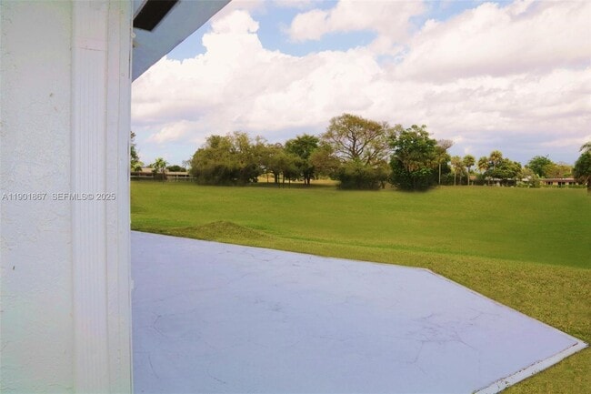 Photo - 6003 Umbrella Tree Ln